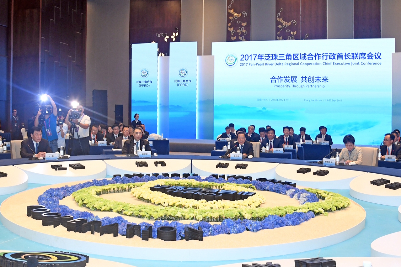 The Chief Executive, Mr Chui Sai On, attends the 2017 Pan-Pearl River Delta Regional Cooperation Chief Executives Joint Conference held held in Changsha Prefecture, Hunan Province.