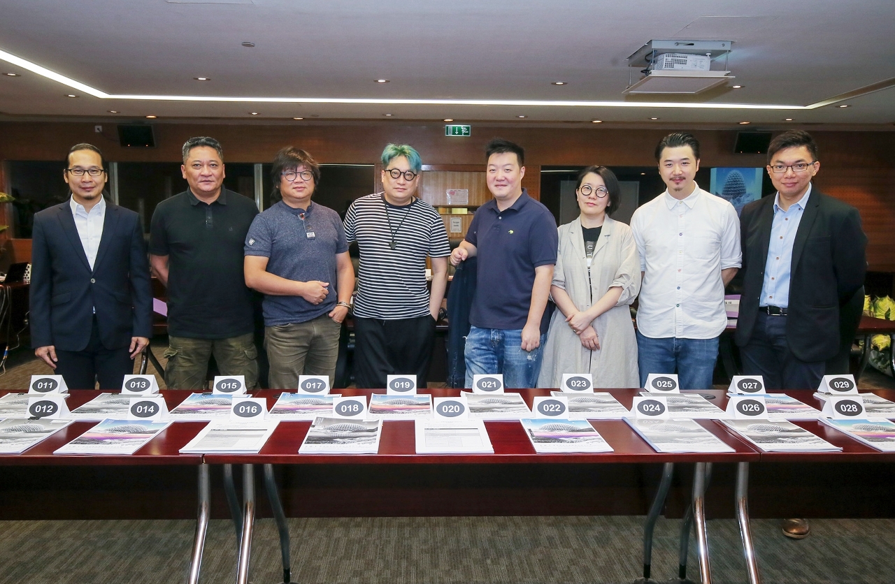 Group photo of the adjudicating panel of the “2017 Subsidy Programme for the Production of Original Song Albums”.