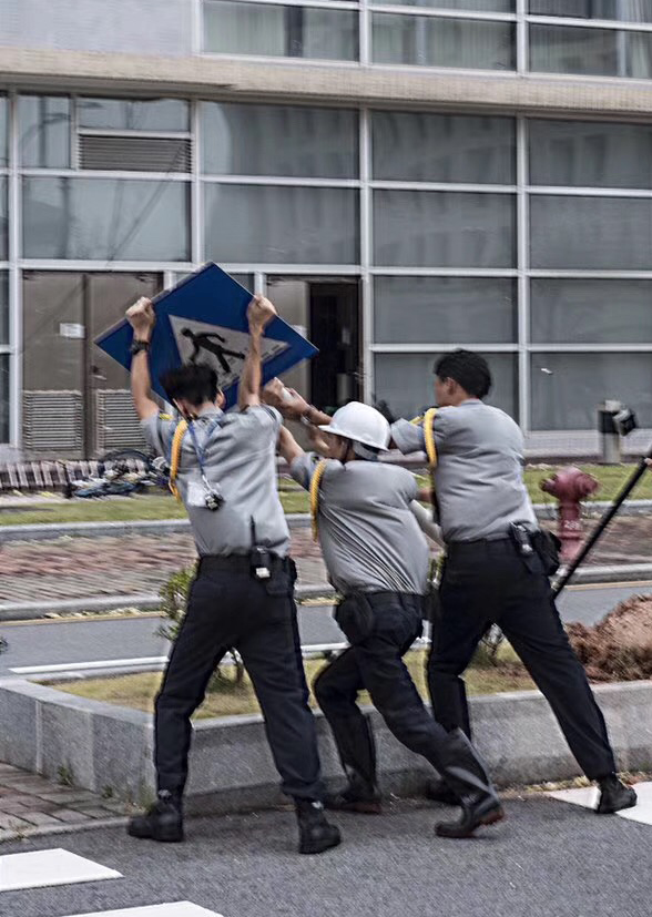 澳大工作人員全天候堅守崗位