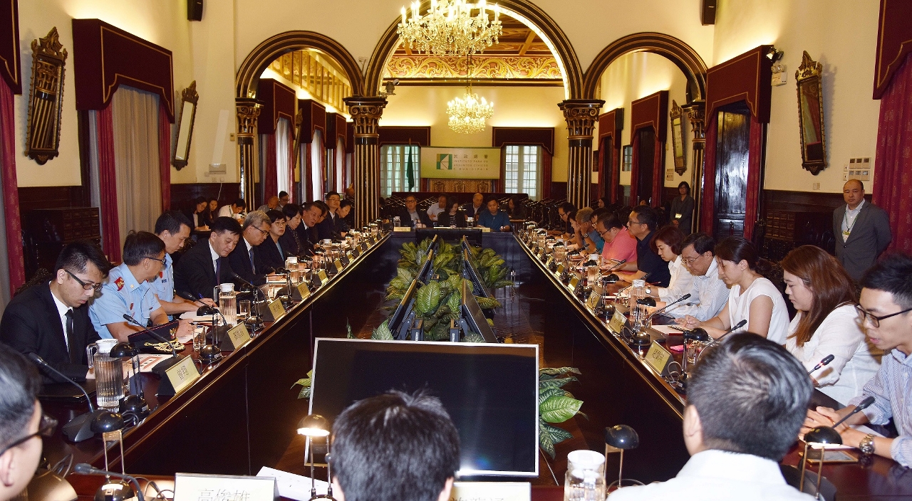 Government listens to views from Community Service Consultative Committees on contingency mechanism for major catastrophes(2)