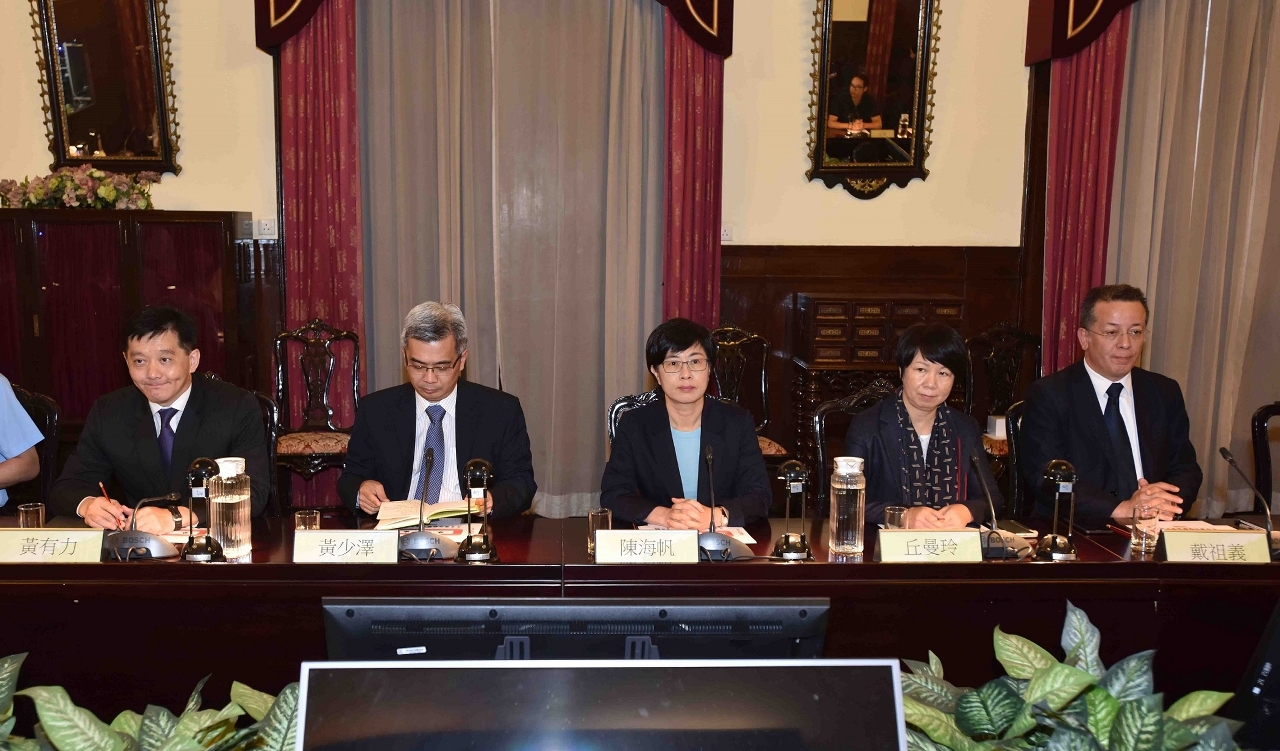 Government listens to views from Community Service Consultative Committees on contingency mechanism for major catastrophes