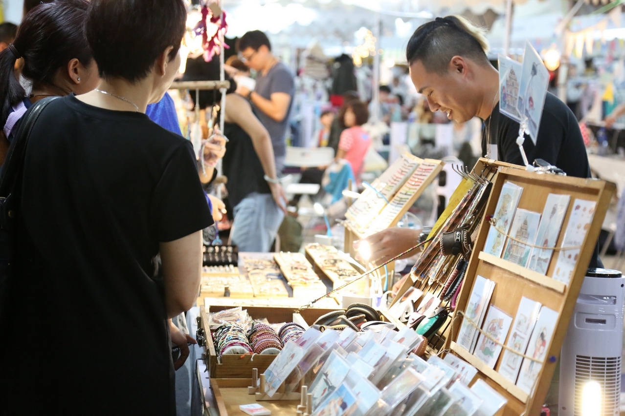 A Feira de Artesanato do Tap Siac conta com 200 stands, e todas as entidades culturais e criativas e indivíduos locais são convidados a inscrever-se, a fim de apresentarem as suas marcas e venderem produtos originais.