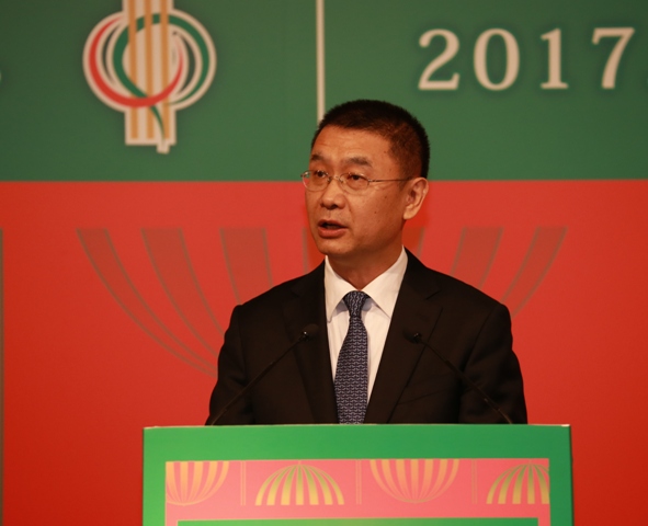 O Director Adjunto Dr. Yao Jian proferindo o seu discurso