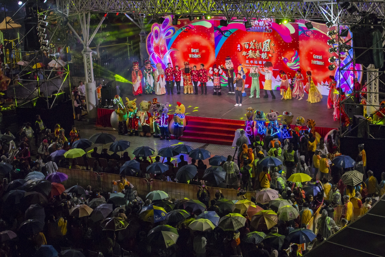 The finale show of cultural performances is very popular