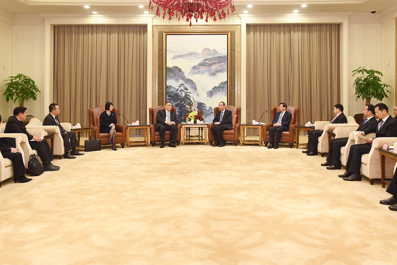 Encontro entre o Chefe do Executivo, Chui Sai On, e o Secretário do comité do Partido Comunista Chinês da Província de Fujian, You Quan, em Fuzhou.