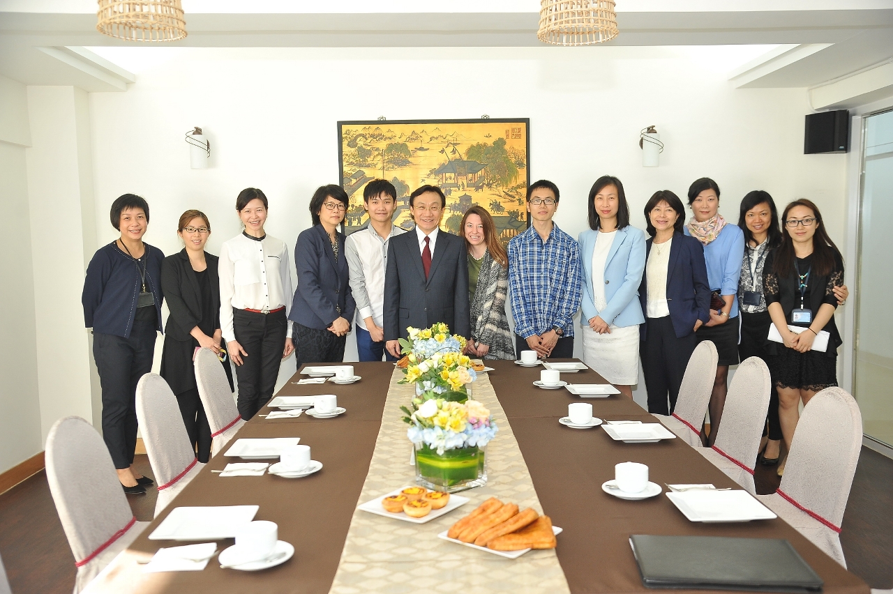 The Secretary and his delegation visited the East Asia Hall and took a group photo with IFT team and hostel students.