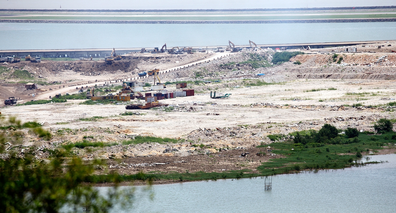 Está a decorrer o concurso público da obra de construção de vias contíguas à zona de pré-processamento de veículos velhos e obsoletos.