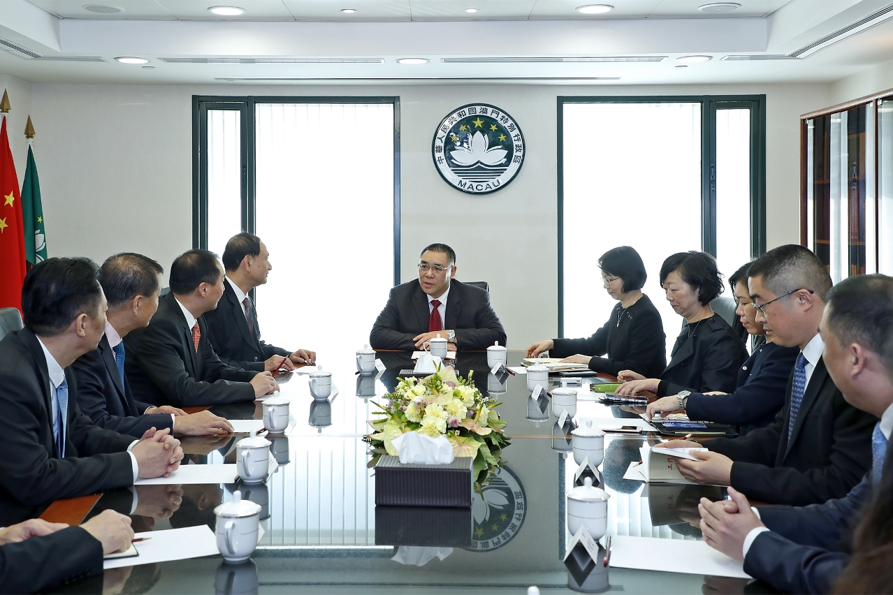 Chefe do Executivo, Chui Sai On, tem encontro com vice-presidente da CCPPC da província de Fujian, Chen Xiangxian