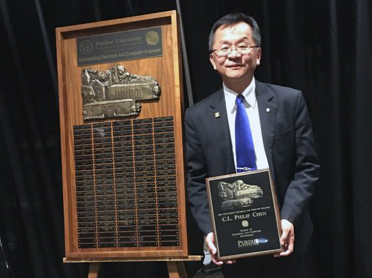 UM FST Dean Philip Chen receives the Purdue OECE Award