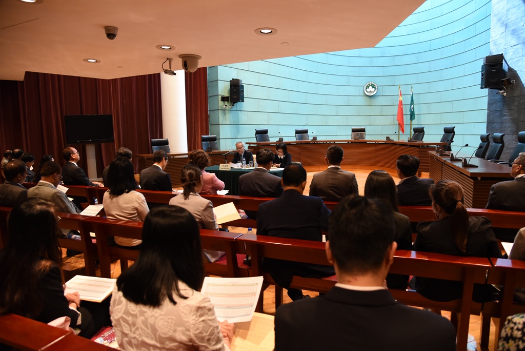 Encontro entre o Presidente do Tribunal de Última Instância, Dr. Sam Hou Fai, e a delegação