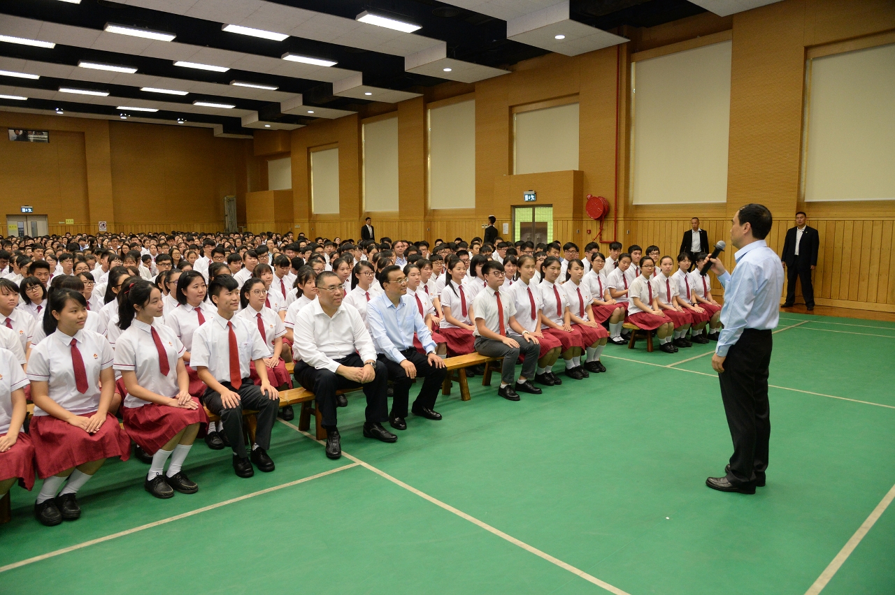 Primeiro Ministro do Conselho de Estado, Li Keqiang, visita Escola Keang Peng.