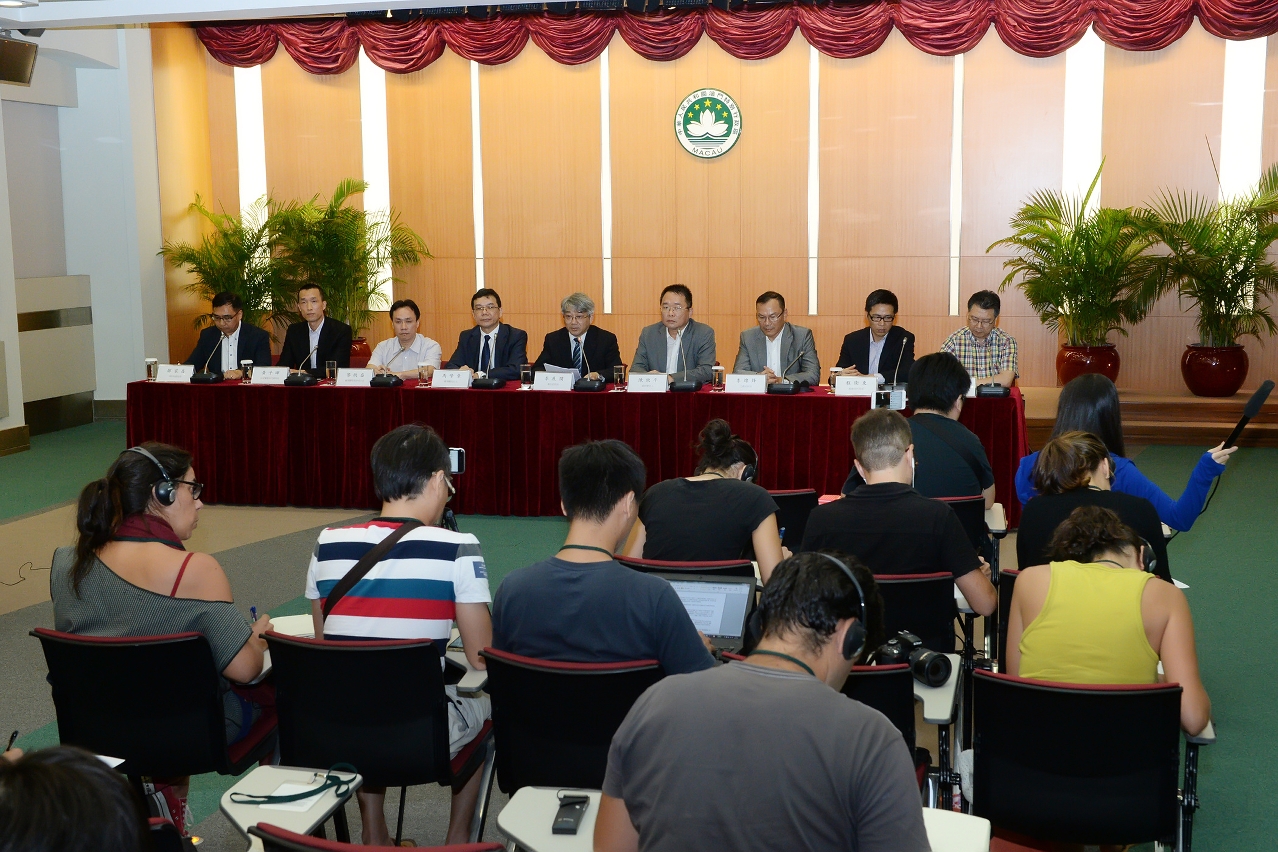 政府發言人辦公室聯同各相關部門舉行聯合記者會