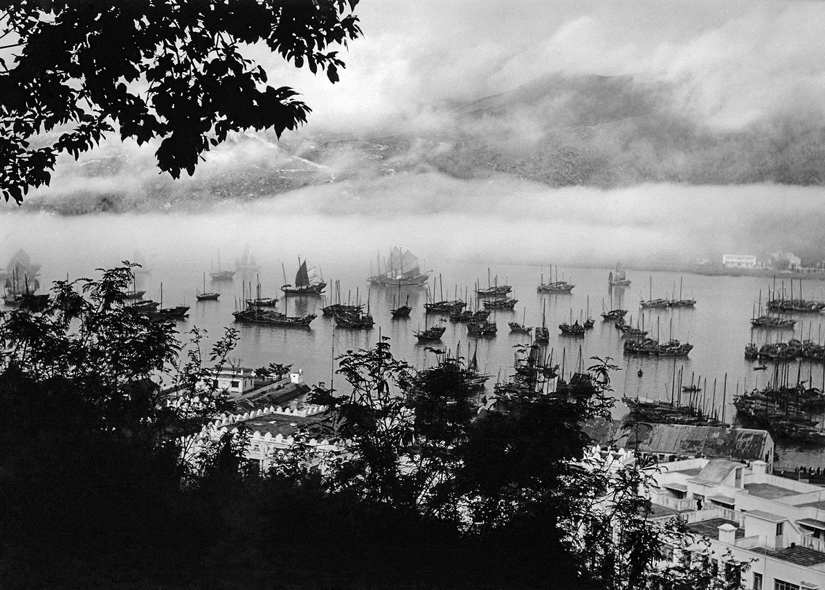 李玉田   由主教山俯視下環海面   1950
