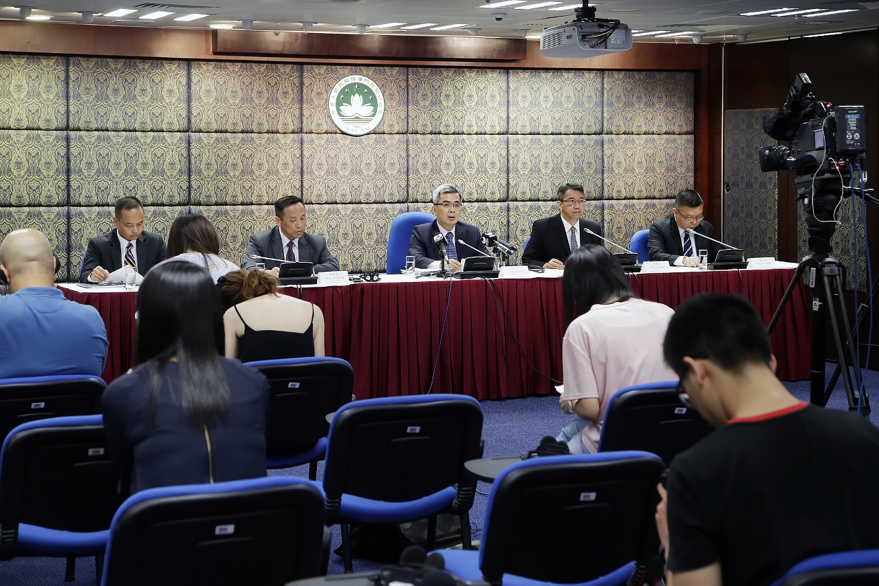保安司司長黃少澤主持2016年第一季澳門罪案統計及執法數據簡報會