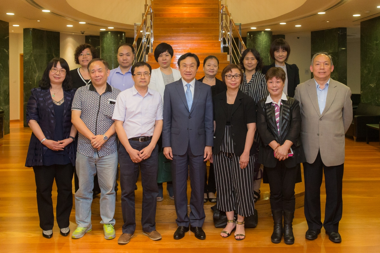 Secretário para os Assuntos Sociais e Cultura teve um encontro com Associação dos Familiares Encarregados dos Deficientes Mentais de Macau