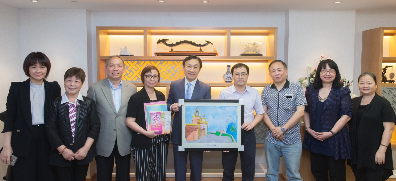 Secretário para os Assuntos Sociais e Cultura teve um encontro com Associação dos Familiares Encarregados dos Deficientes Mentais de Macau