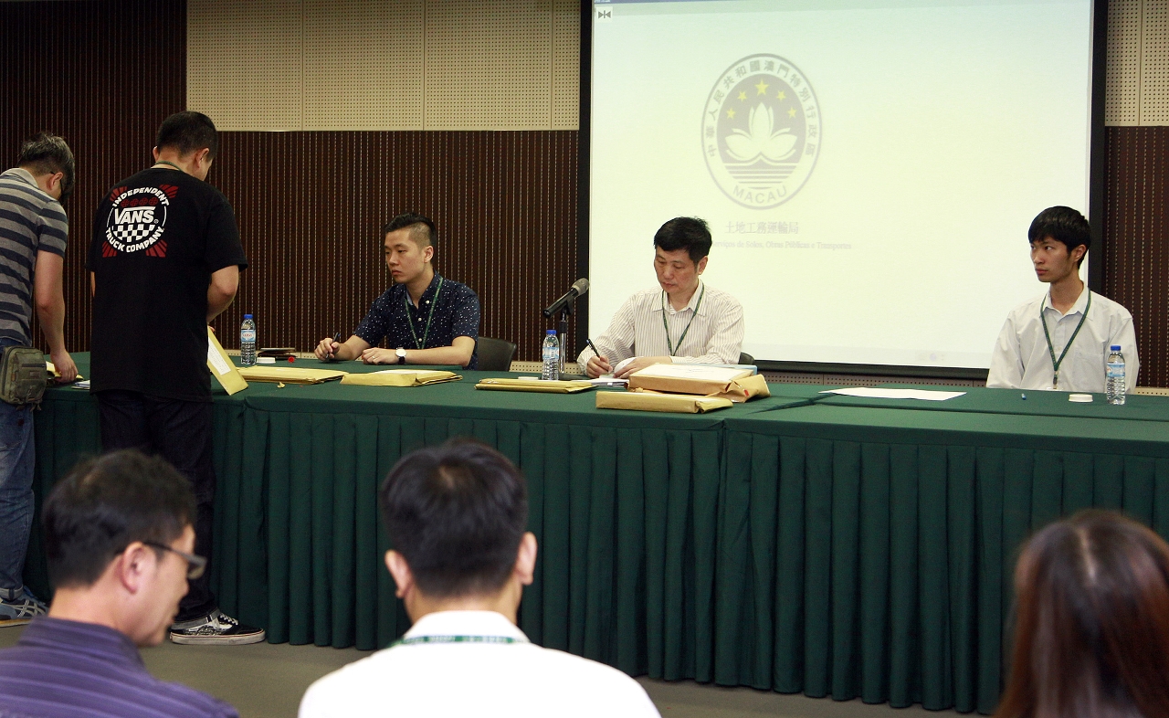 加裝升降機工程共收五份標書
