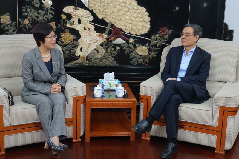 Secretary for Administration and Justice, Ms Chan Hoi Fan, meets with the Deputy Director of the Hong Kong and Macao Affairs Office of the State Council, Mr Feng Wei.