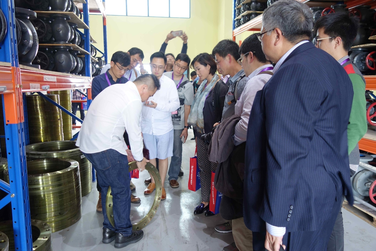 Visita ao armazém de peças do “Shun Zhou Group” e oficina de embalagem de produtos da “Best World International Ltd.”