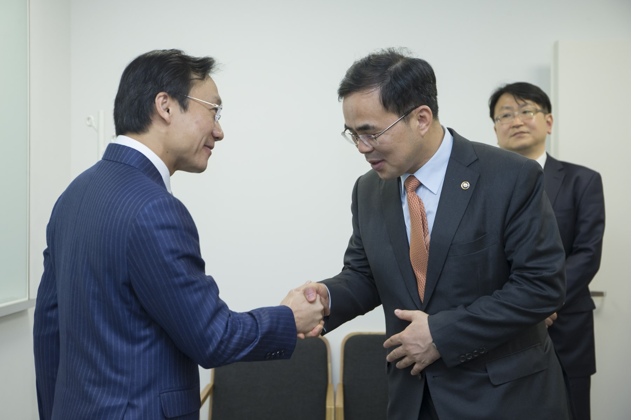 社會文化司司長譚俊榮會見韓國文化體育觀光部次官金鍾