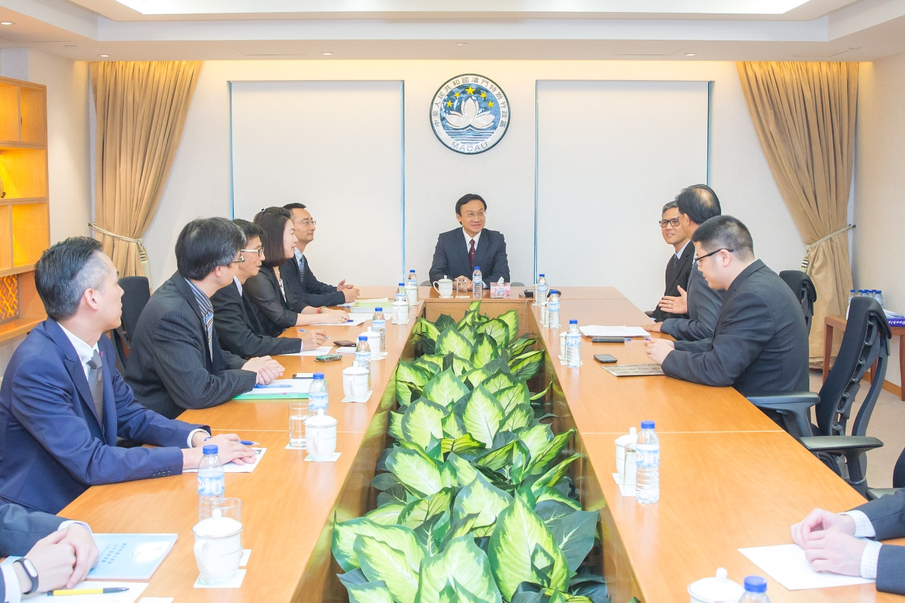 譚俊榮會見澳門公共行政管理學會一行