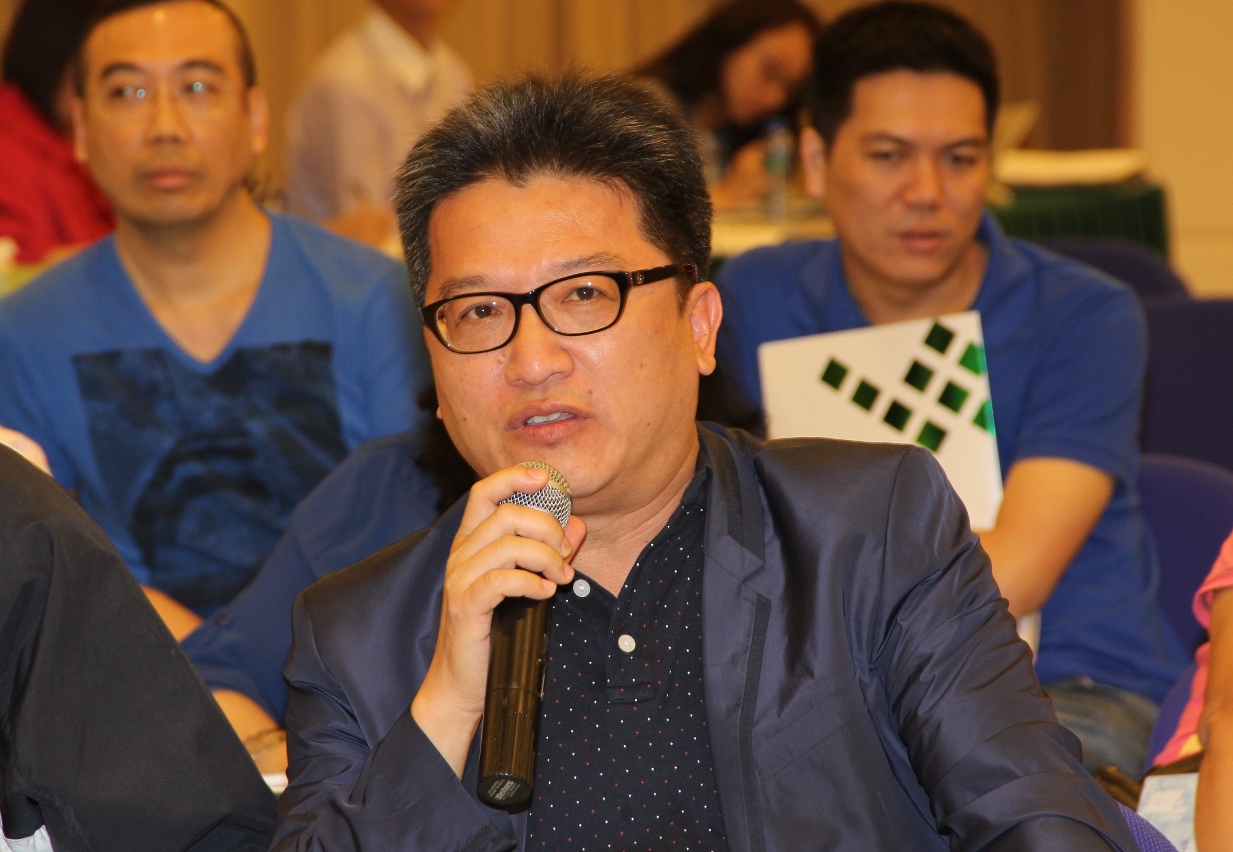 Apresentação de opiniões pelo Presidente do Conselho Executivo da Federação das Associações dos Operários de Macau, Chiang Chong Sek