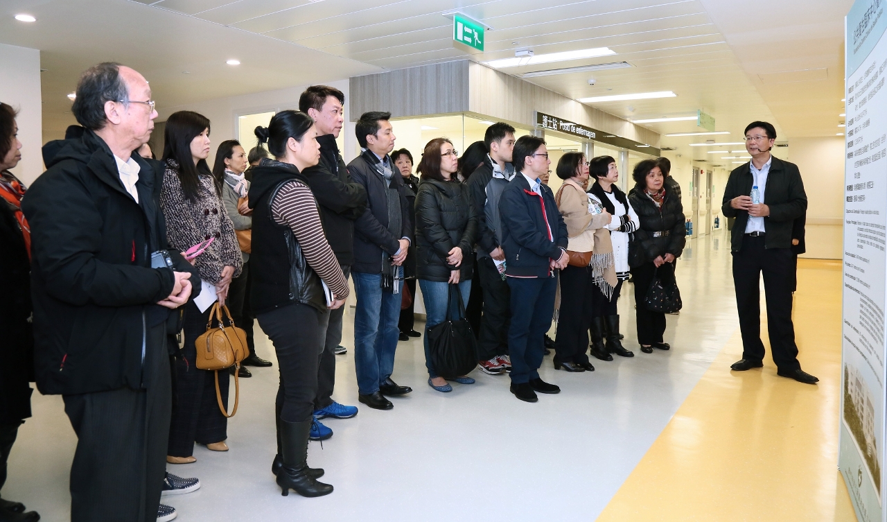 Dr. Chou Kuok Hei apresentou as instalações do Centro de Clínico de Saúde Pública junto dos participantes
