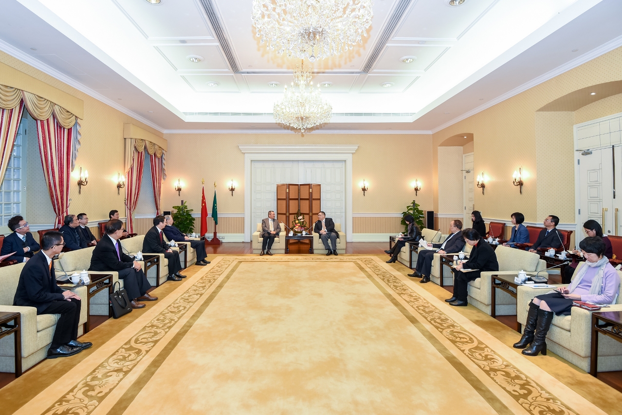Chefe do Executivo tem encontro com responsáveis da União de Estudiosos de Macau
