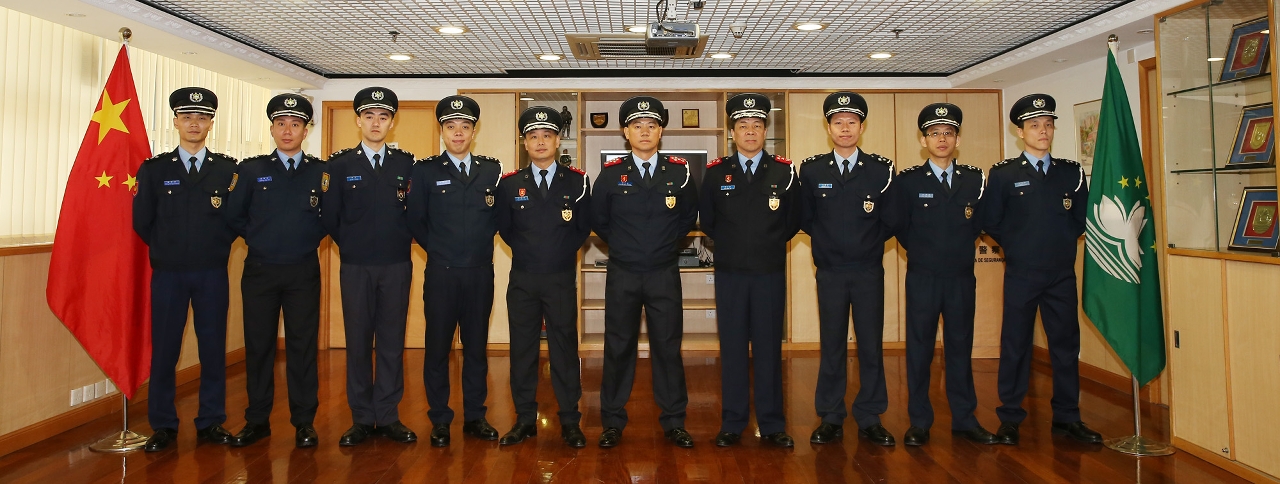 新晉警司與治安警察局領導層合照