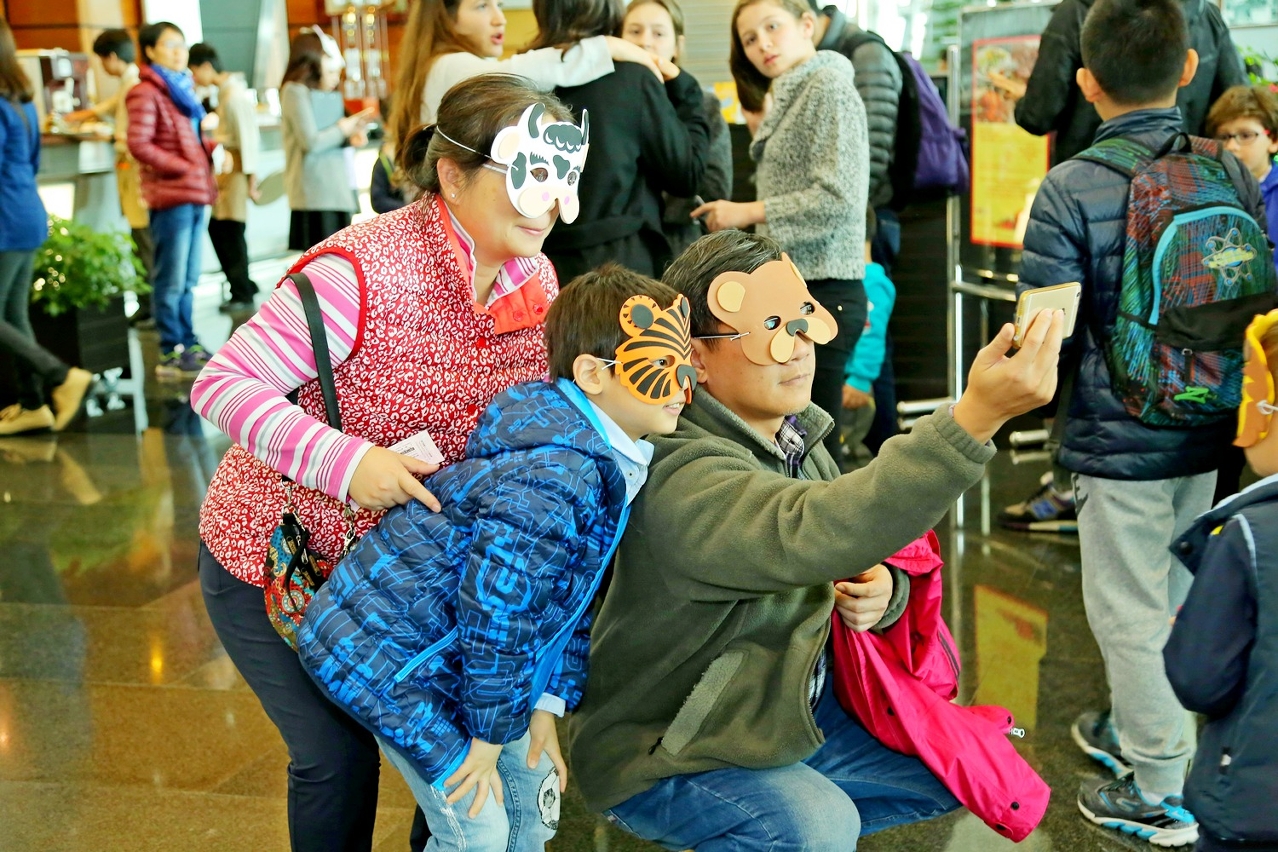 Adorable animal masks were distributed provided to for children in the concert.