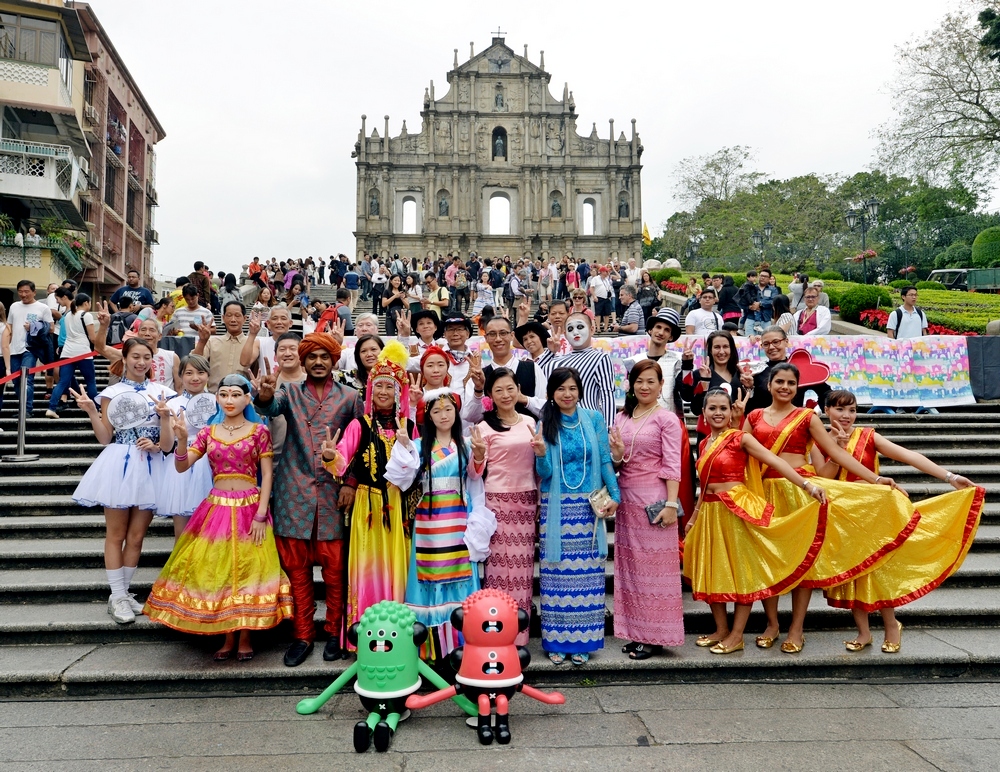 Nearly 1,500 performers will present fabulous performances.