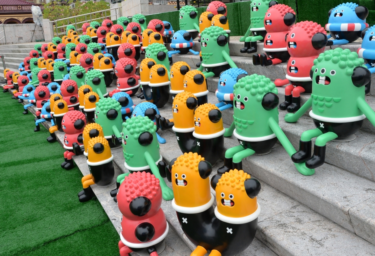 The rising popularity of the Parade “Revellers”