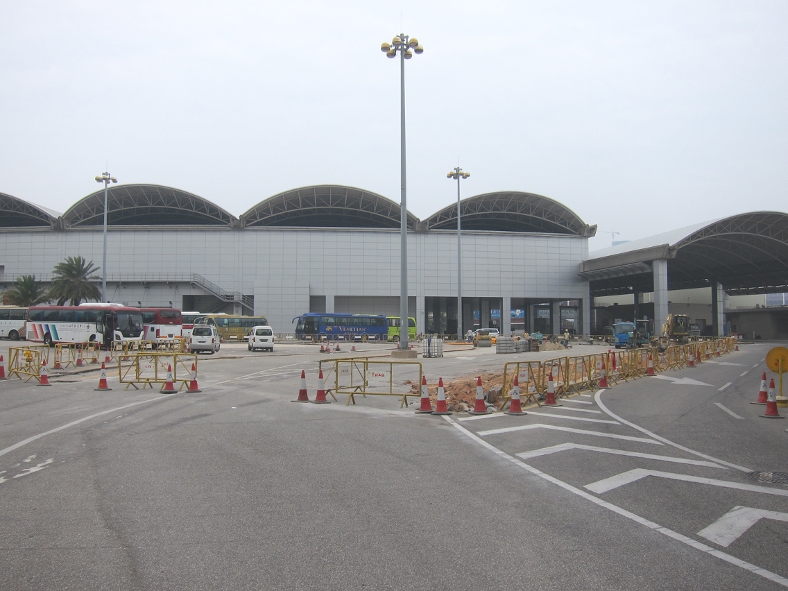 關閘廣場東側旅遊車上落客區將增至60個上落客位