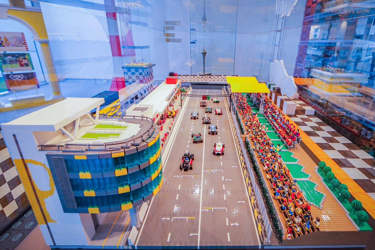 The Macau Grand Prix exhibit give the viewer a sense of reality