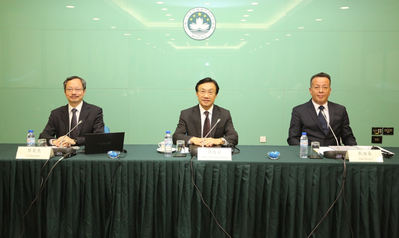 體育委員會主席譚俊榮主持會議