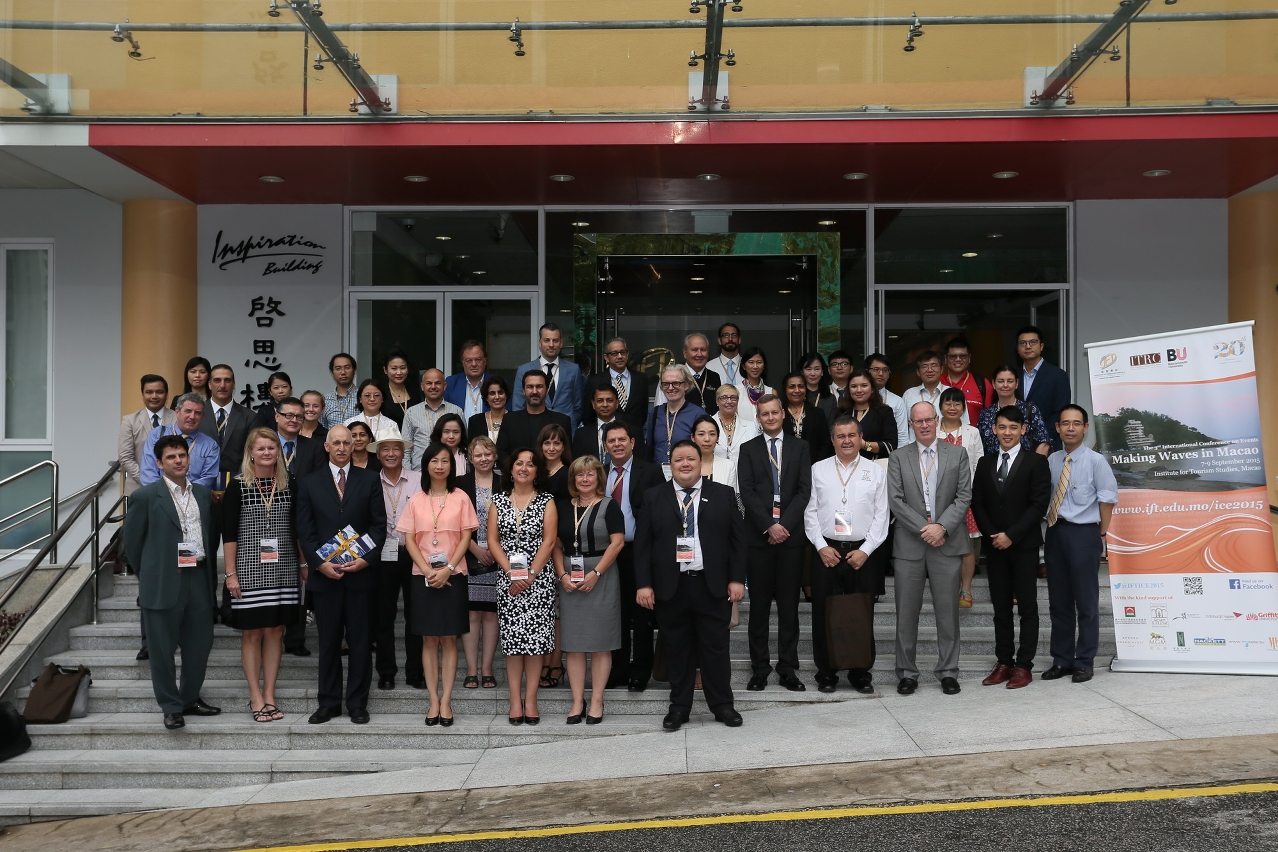 Group photo of participants