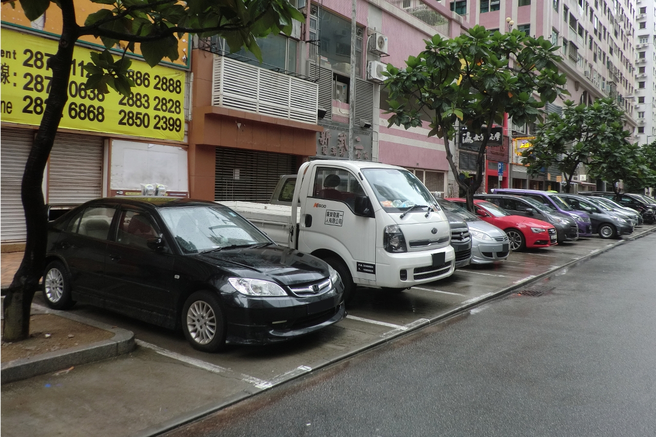 Localização dos parquímetros de uma hora na Rua de Bruxelas