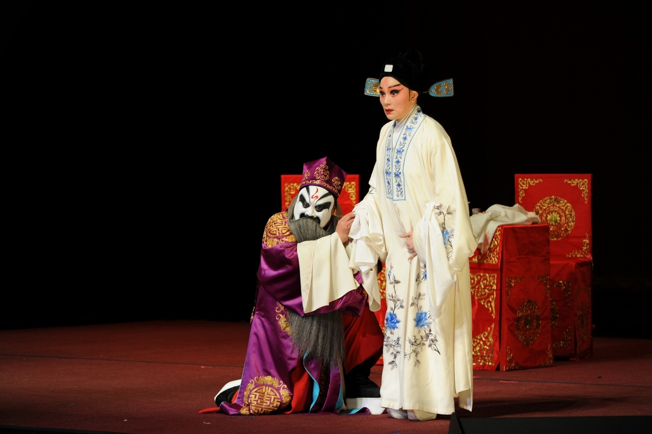 Excerpts of Kun Opera insists on maintaining traditions