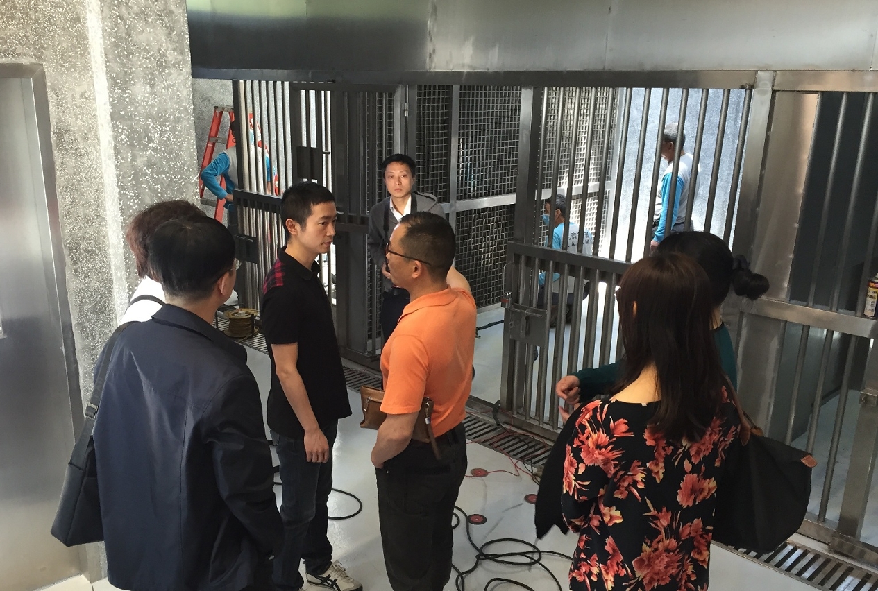 Members of the expert team inspect facilities for quarantine in the Macao Giant Panda Pavilion.