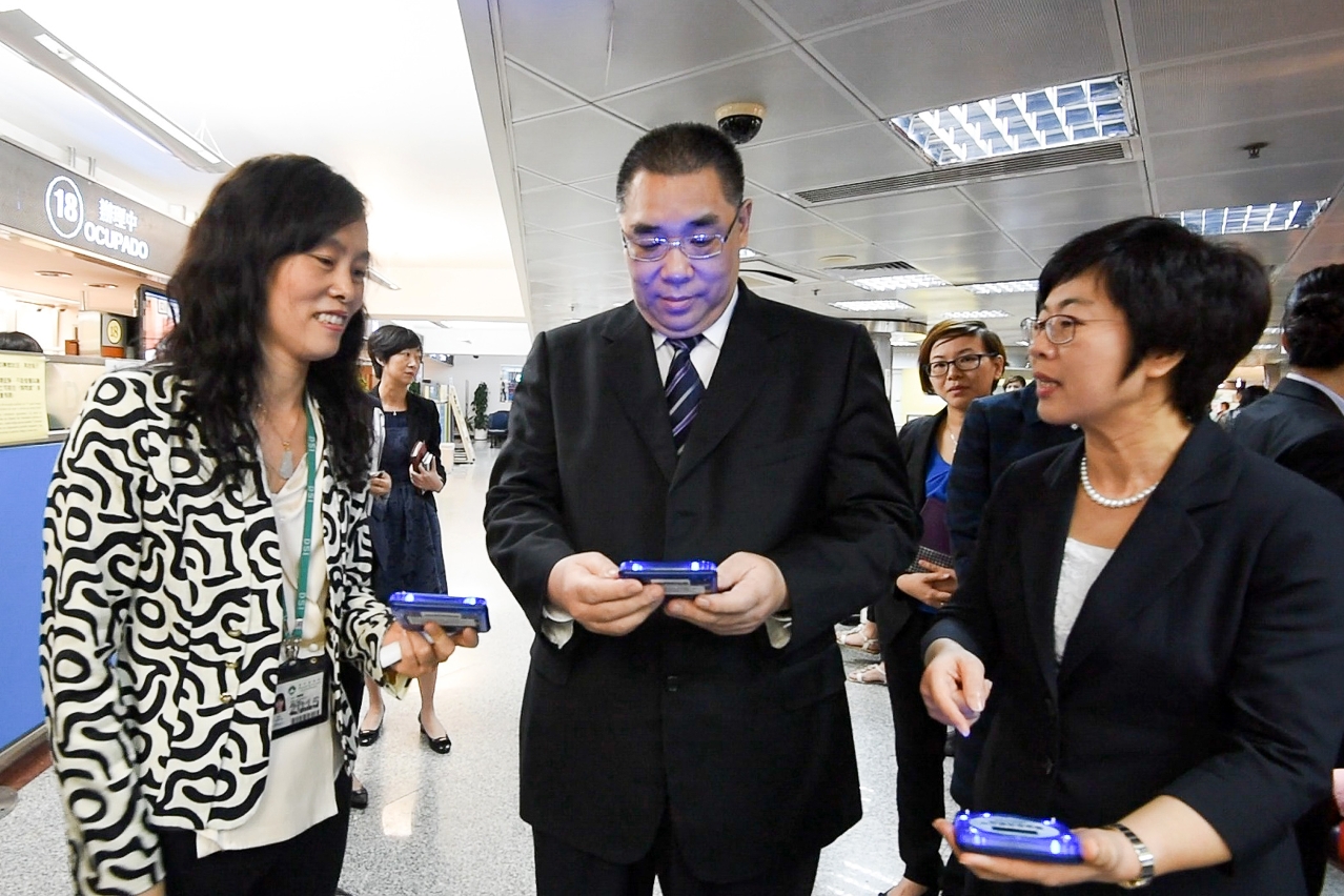 行政長官崔世安視察身份證明局