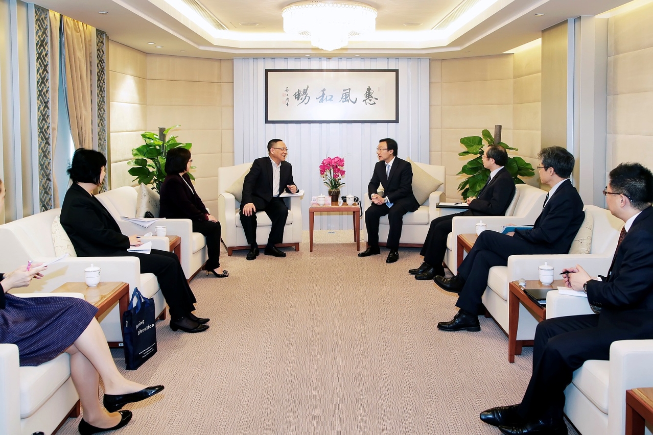 譚俊榮會見澳門鏡湖護理學院一行