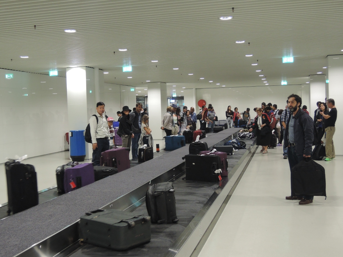 行李輸送帶方便乘客有序地提取行李