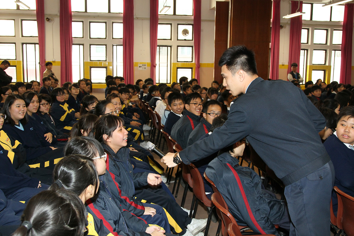 警官到學校辦講座提醒假期防罪
