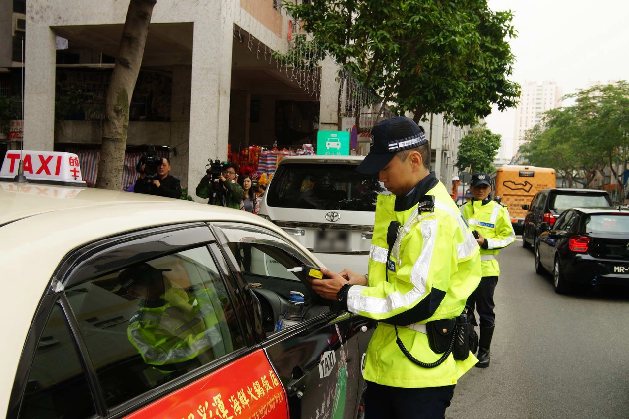 檢查有否駕駛違法行為