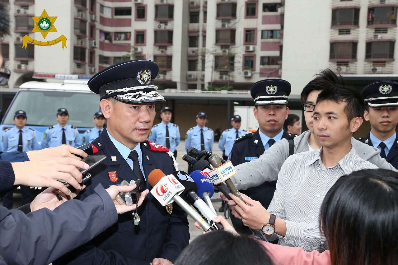 治安警察局局長梁文昌接受傳媒採訪