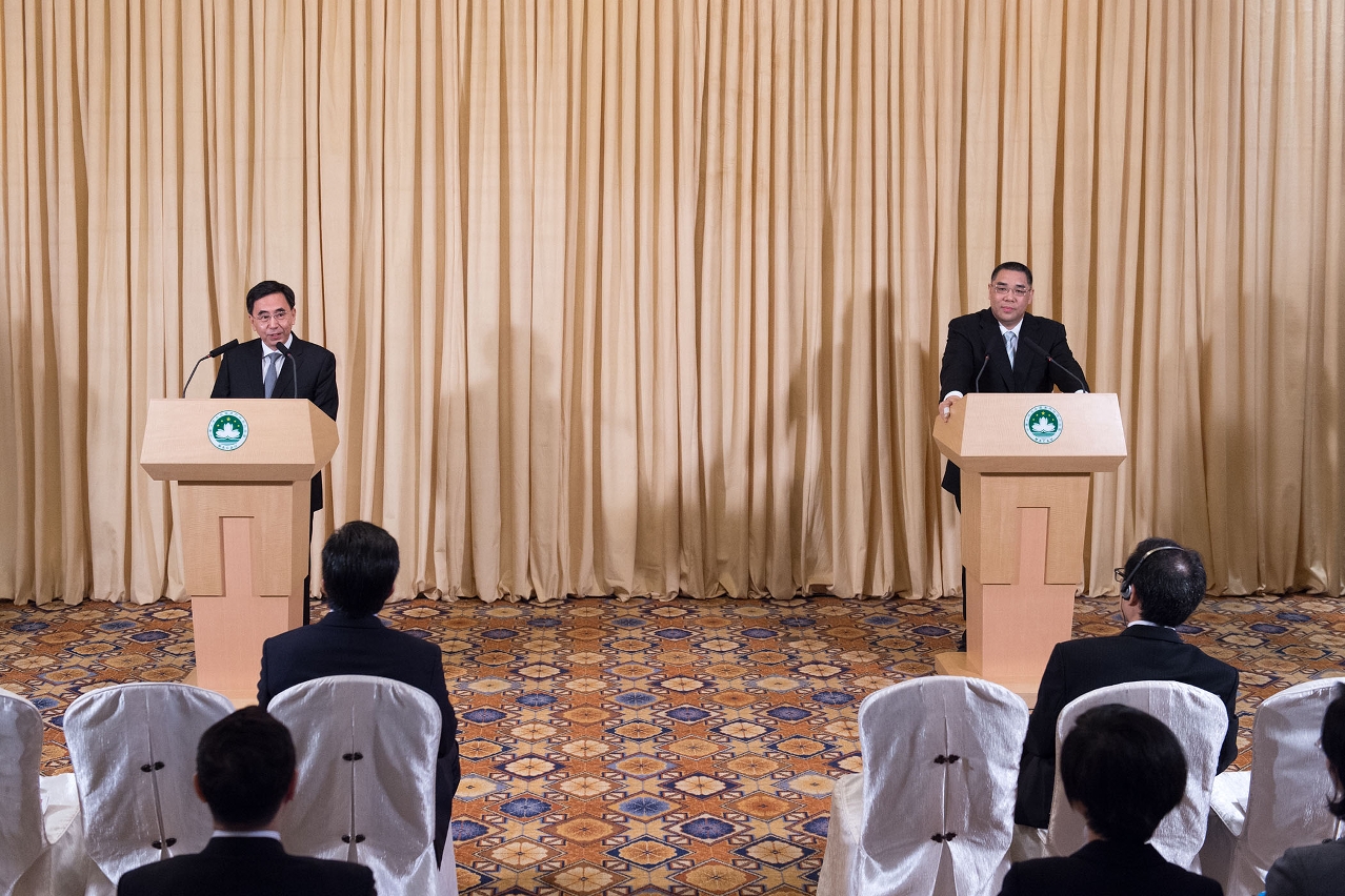 行政長官崔世安及廣東省省長朱小丹在2014年粵澳合作聯席會議後會見傳媒