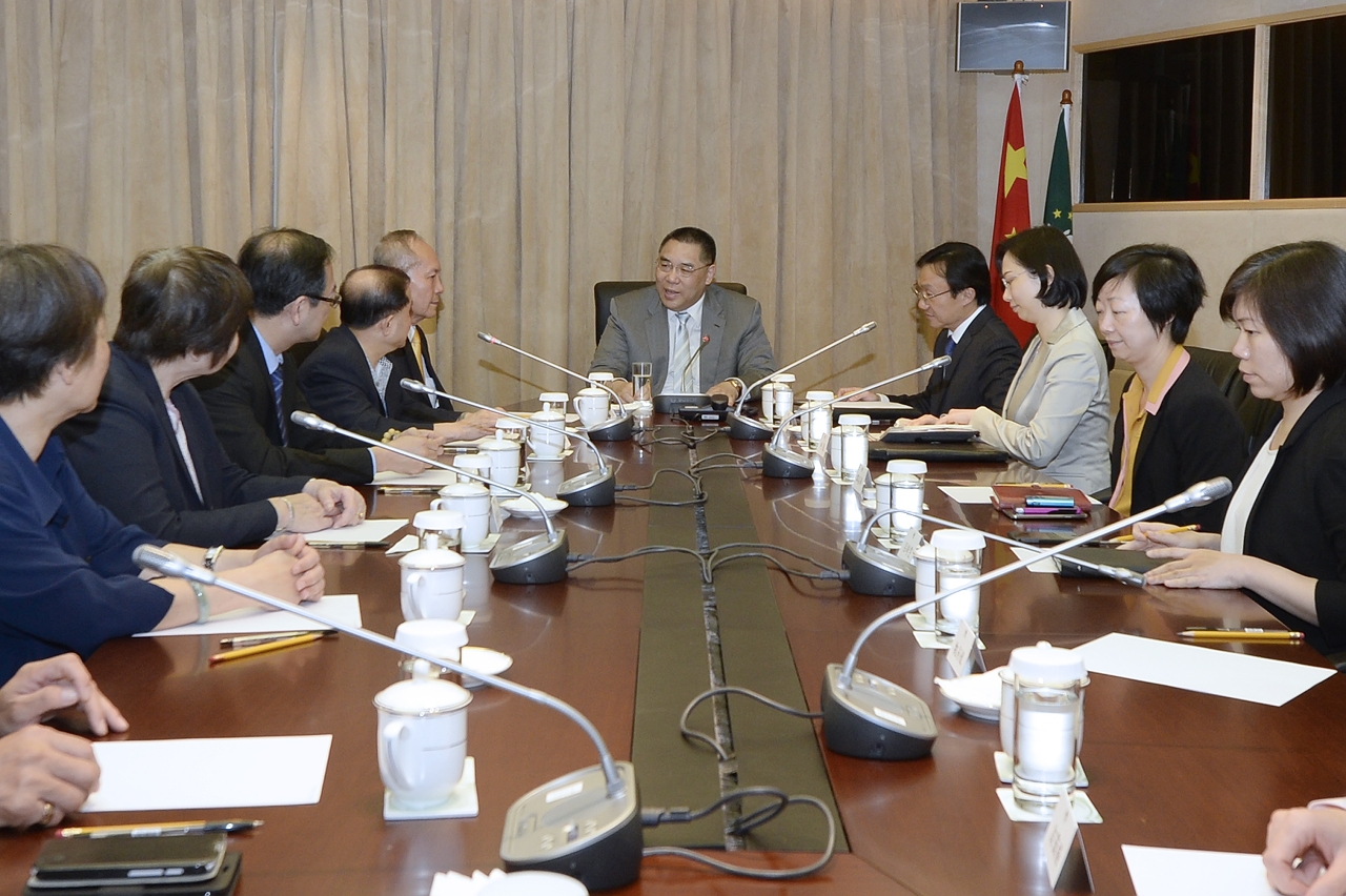 行政長官崔世安會見澳門緬華互助會代表