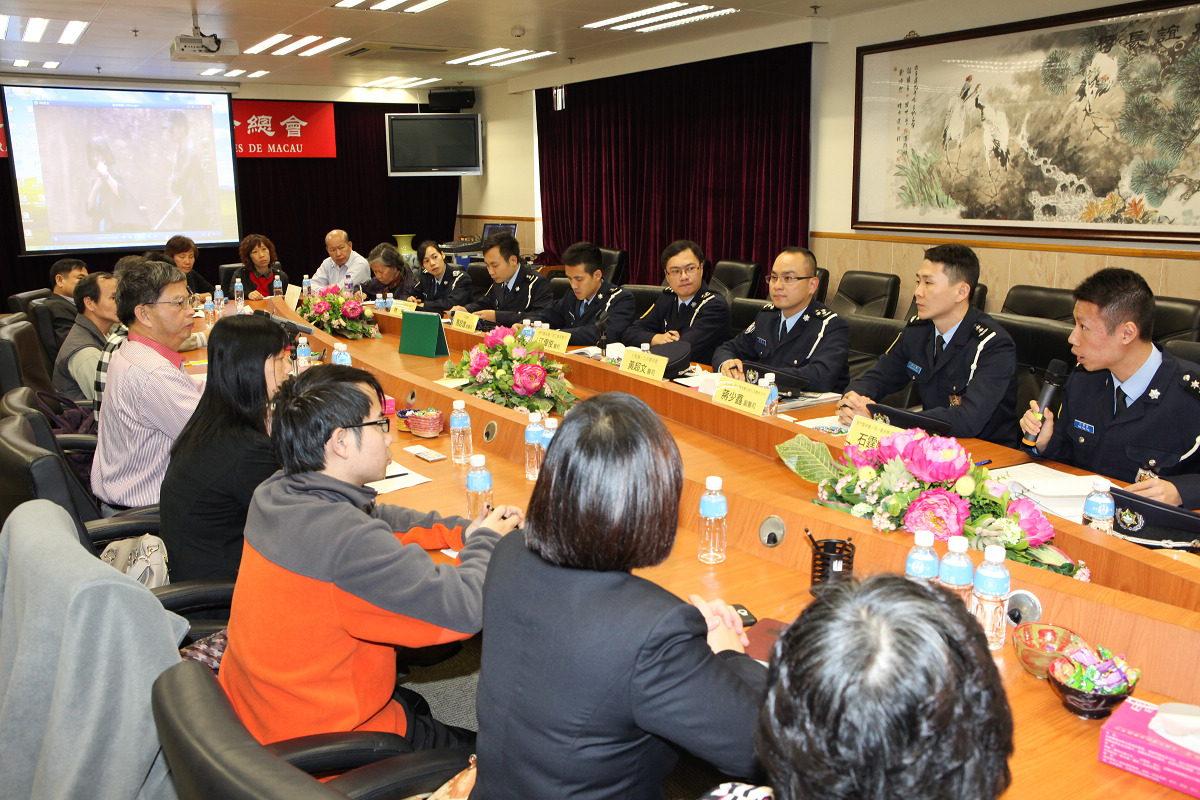 治安警社區警務主任即場回應警務訴求