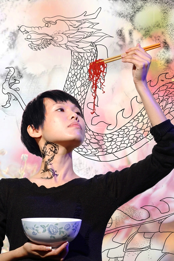 《金龍》充滿荒誕性的故事情節令人回味
