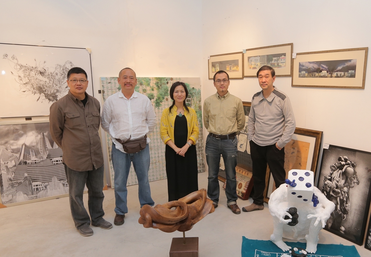 “二零一四澳門視覺藝術年展—西方媒材類”在澳門舊法院大樓展覽廳進行評審工作